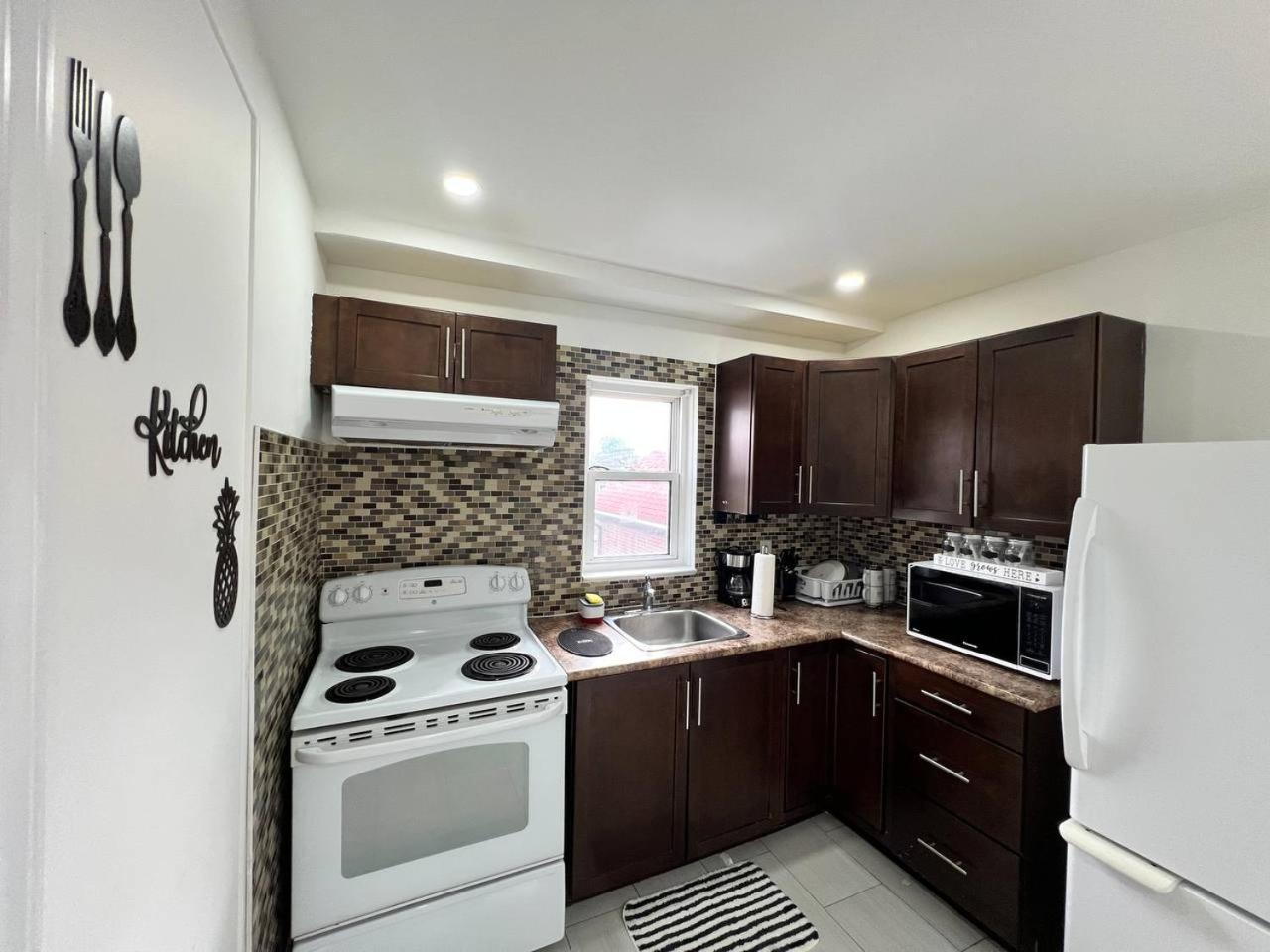 #1 Convvy-Nient Residence! تورونتو المظهر الخارجي الصورة